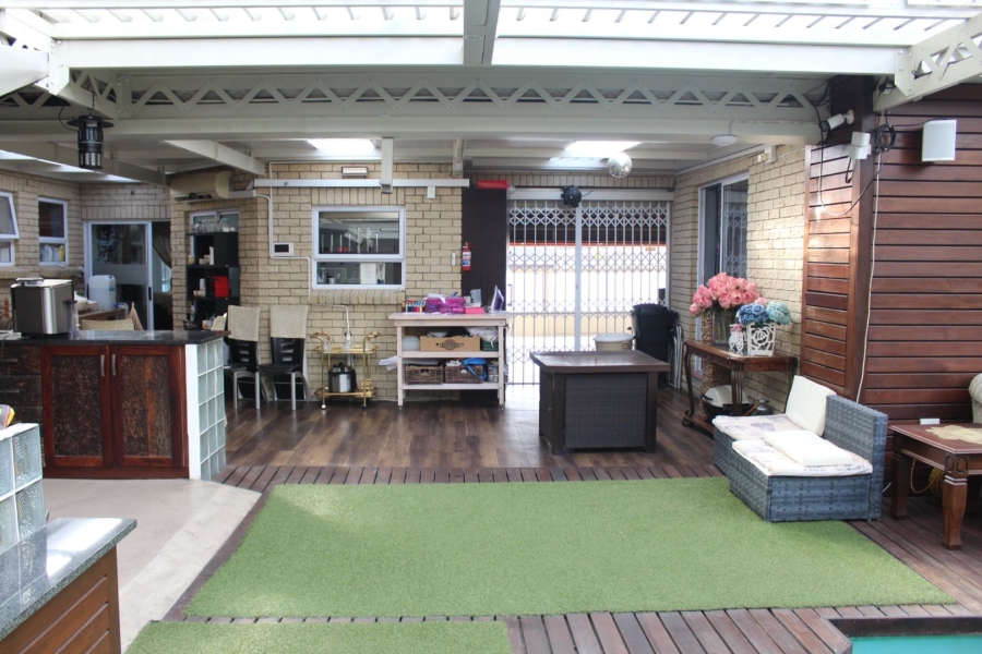 4 Bedroom Property for Sale in Soneike Western Cape